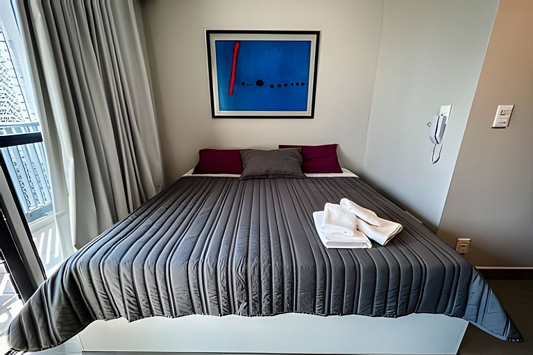 Studio 14º andar em frente ao metrô Brooklin