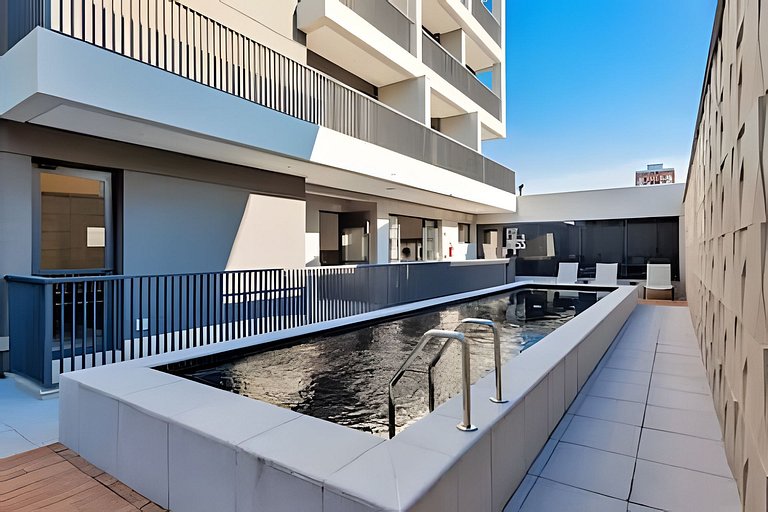 Studio 14º andar em frente ao metrô Brooklin