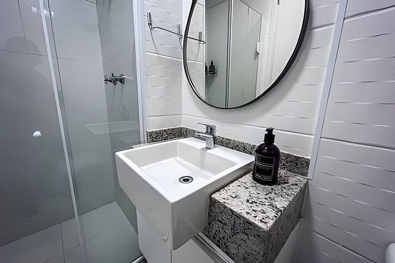 Studio 14º andar em frente ao metrô Brooklin