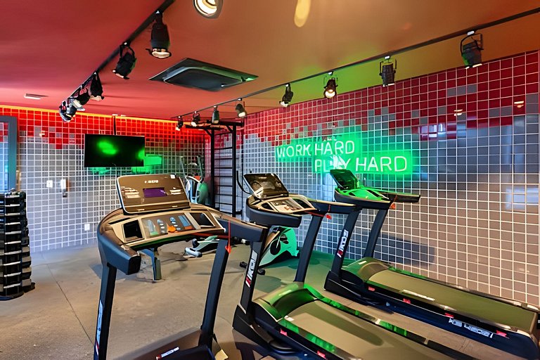 Studio 14º andar em frente ao metrô Brooklin