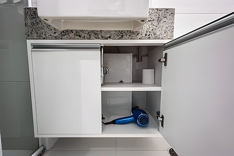 Studio 14º andar em frente ao metrô Brooklin