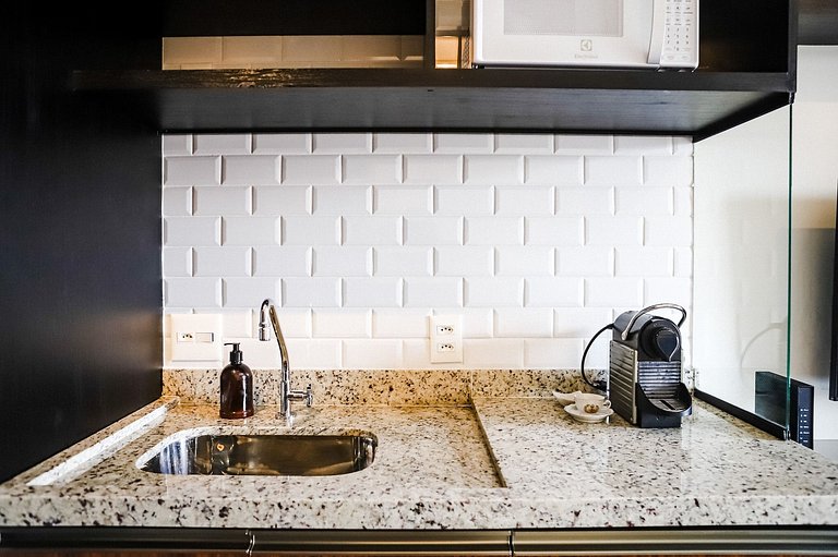 Studio 14º andar em frente ao metrô Brooklin