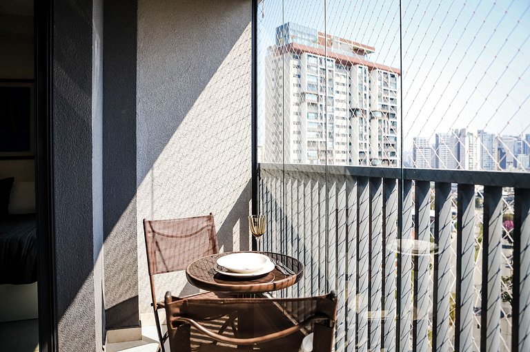 Studio 14º andar em frente ao metrô Brooklin