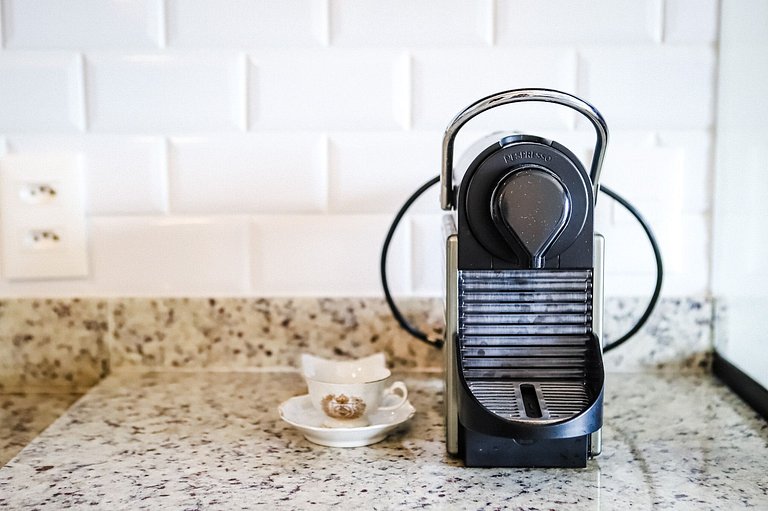 Studio 14º andar em frente ao metrô Brooklin