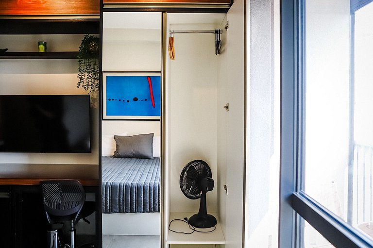 Studio 14º andar em frente ao metrô Brooklin