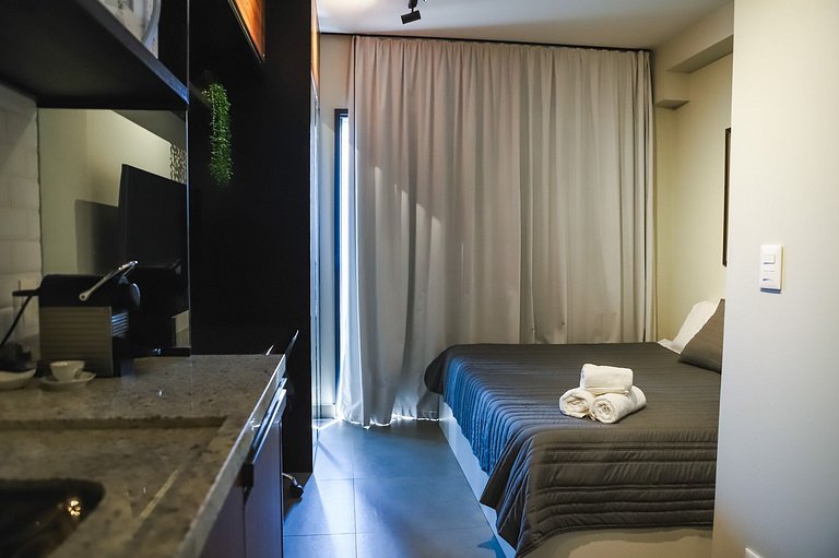 Studio 14º andar em frente ao metrô Brooklin