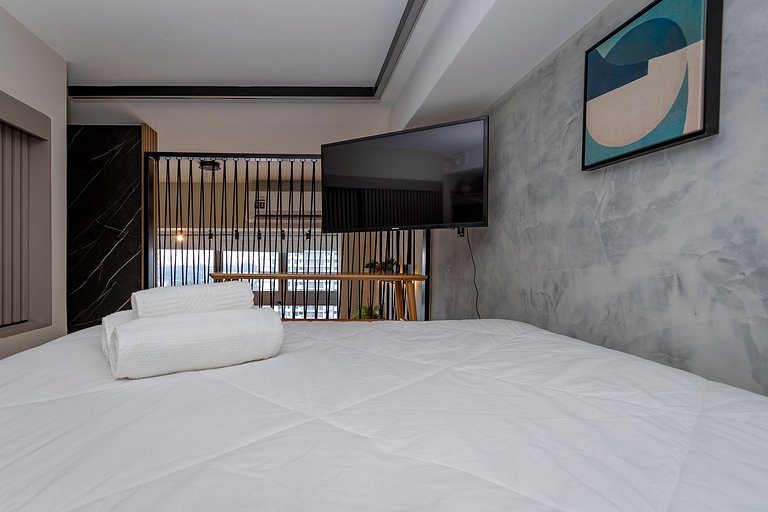 Belo Studio c/ mezanino em Moema | Piscina Rooftop