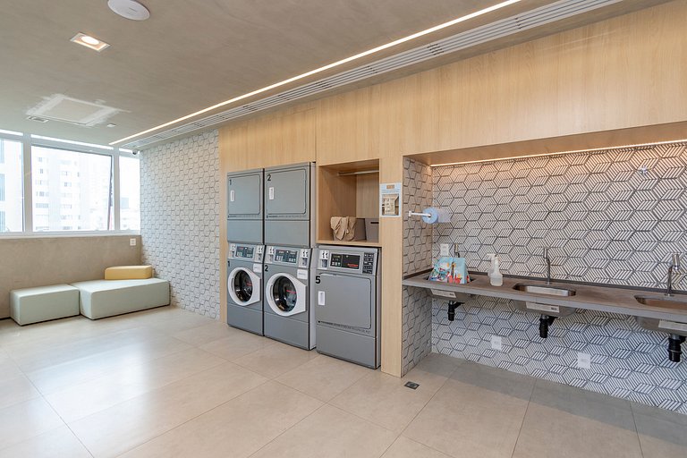 Belo Studio c/ mezanino em Moema | Piscina Rooftop