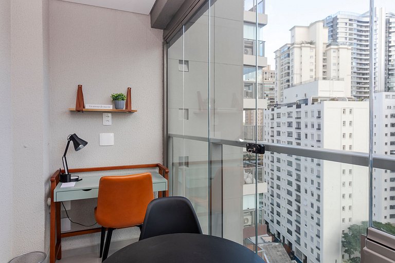 Aura Studio | Home Office c/ Vista da Cidade
